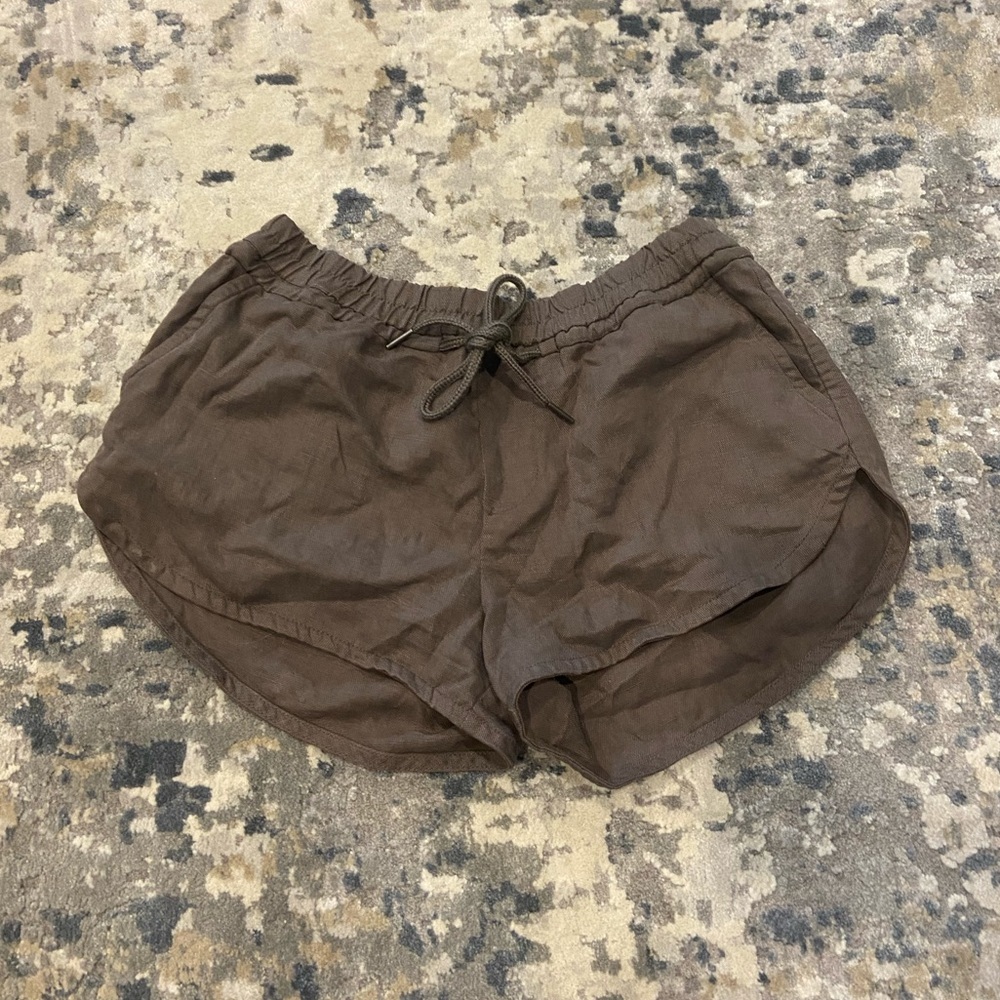 Community (Aritzia) Shorts